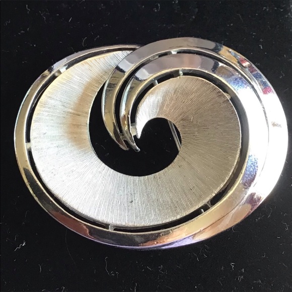 1955-69 Crown TRIFARI C Comet Swirl Brooch And Clip-Ons - Picture 14 of 16